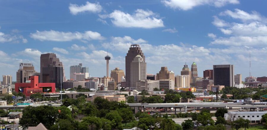 San Antonio Premium City Tour with Alamo & River Walk Cruise - The Tower of the Americas and the city from above