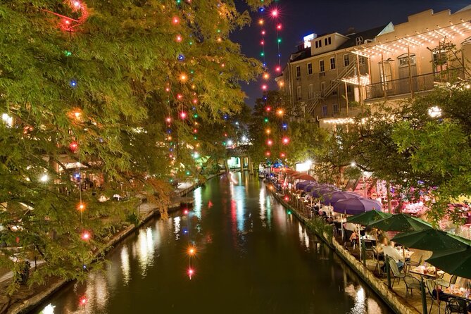 San Antonio Premium Night Driving Tour with Riverwalk Boat Cruise - Small groups and the guide factor