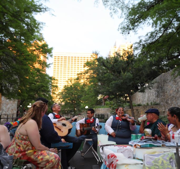 San Antonio: River Walk Cruise Ticket - A calm first look at San Antonio’s River Walk