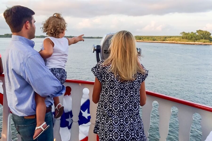 Savannah: Riverboat Sunset Cruise - Setting out on the Savannah River