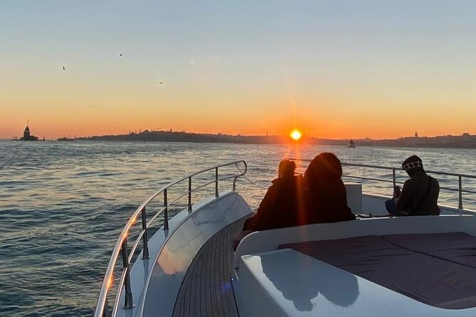 Scenic Bosphorus Sunset Cruise – 2.5 Hours of Luxury & Views - Beylerbeyi Palace, Üsküdar, and Maiden’s Tower