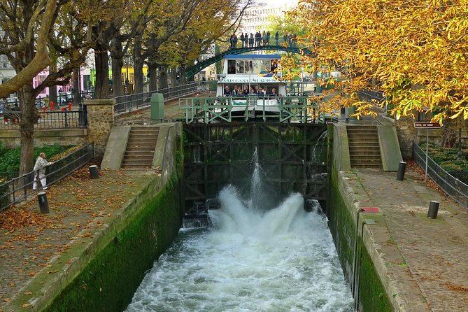 Seine River Cruise and Paris Canals Tour - How good is the commentary?