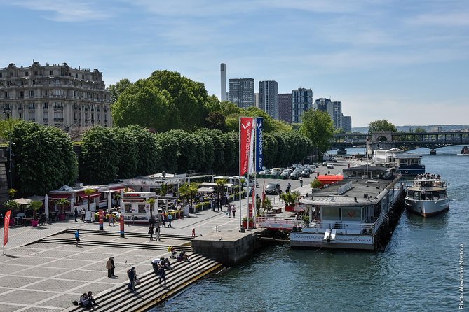 Seine River Guided Cruise by Vedettes de Paris - The Hôtel de Ville, Conciergerie, and Louvre