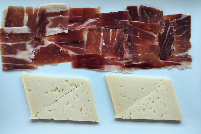 Seville: Cruise along the Guadalquivir River with appetizer - Quick take: what makes this cruise worth considering