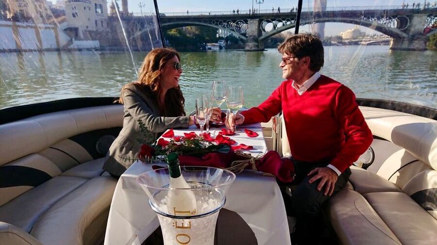 Seville: Exclusive River Boat Tour with Tapas - Why a short river cruise works so well in Seville