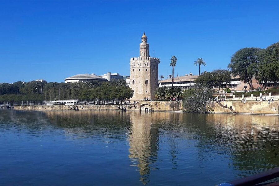 Seville: Guadalquivir Boat Tour with Optional Lunch/Dinner - Why a Guadalquivir cruise fits Seville so well