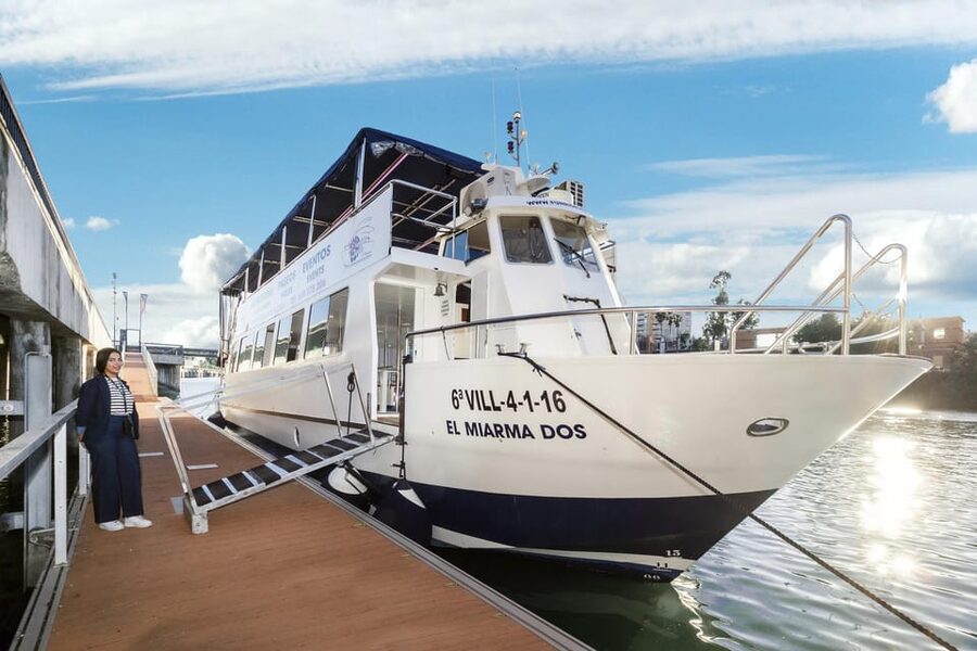 Seville: Guadalquivir Boat Tour with Optional Lunch/Dinner - What you see between Muelle de Nueva York and Triana