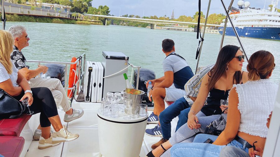 Seville: Guadalquivir River Boat Tour - Calle Betis, Triana Bridge, and the Triana neighborhood