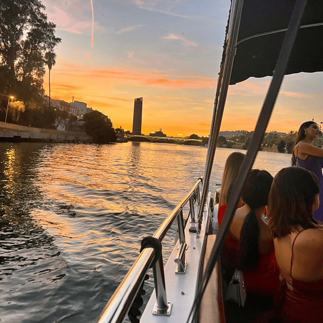 Seville: Guadalquivir River Boat Tour - Shared boat or private boat?