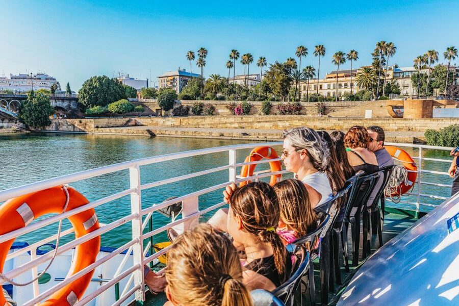 Seville: Guadalquivir River Cruise - Bridges, churches, and old riverfront buildings