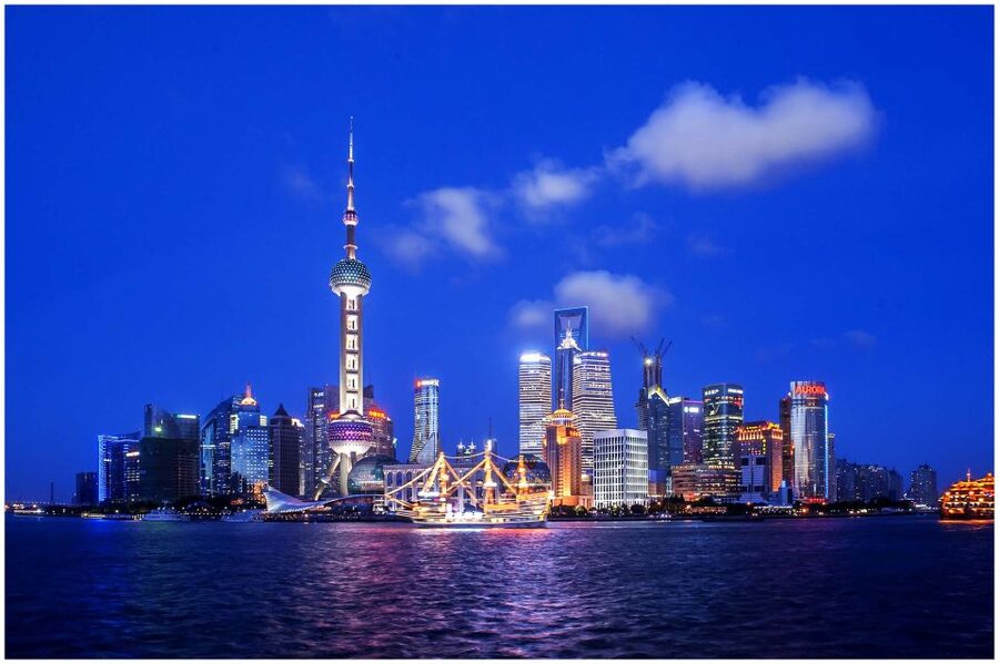 Shanghai: Night River Cruise Tour with Xinjiang Style Dining - Key points at a glance