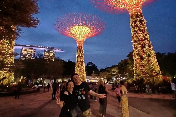 Singapore River Cruise and 2 Must-see Water Light Shows - What the guides add to the evening