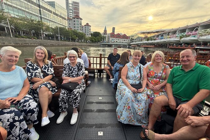 Singapore River Cruise and 2 Must-see Water Light Shows - Merlion Park and the classic Singapore photo
