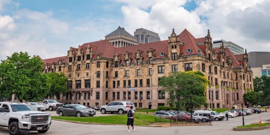 St. Louis: Guided Small Group City Tour with River Cruise - Who will get the most from this tour