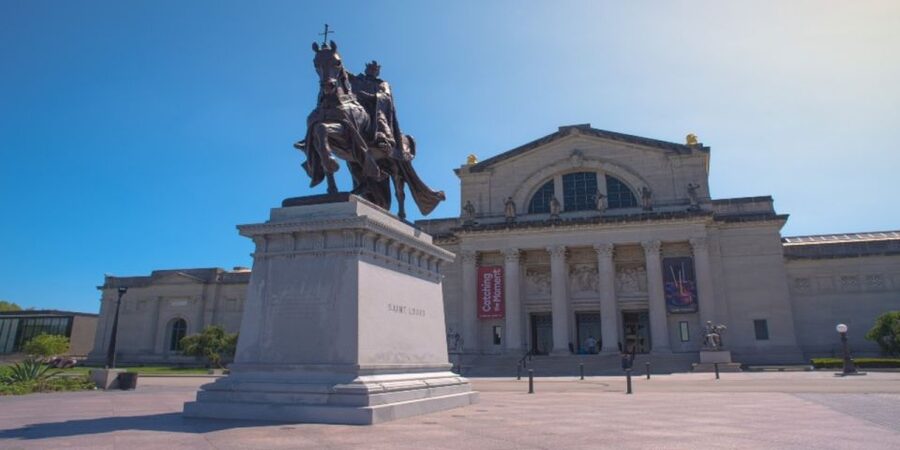 St. Louis: Guided Small Group City Tour with River Cruise - Seeing the Arch from the Mississippi River
