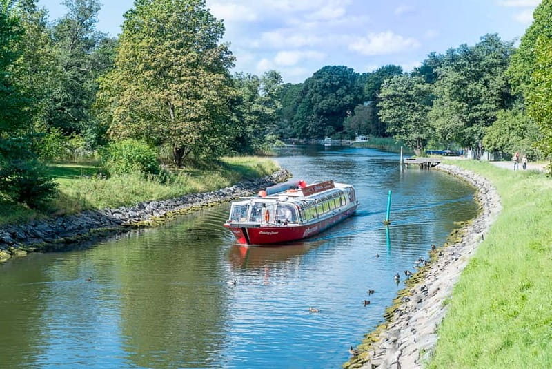 Stockholm: Royal Bridges & Canal Boat Tour with Audio Guide - Should you book the Royal Bridges and Canal Boat Tour?
