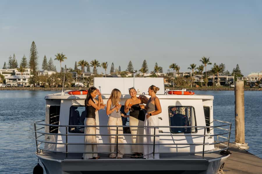 Sunshine Coast: Mooloolaba River Sunset Cruise - Fresh seafood, cocktails, and table service