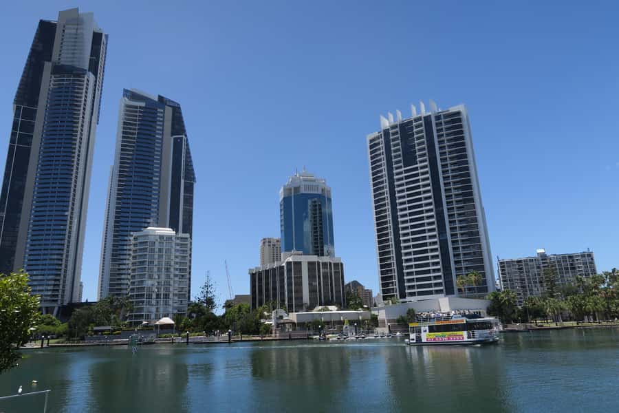 Surfers Paradise: Sightseeing Midday River and Canal Cruise - Drinks, snacks, and the onboard mood