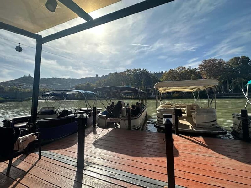 Tbilisi: River Sightseeing Boat Ride with Welcome Drink - A small group with mixed levels of commentary