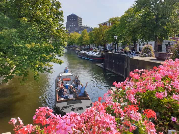 The Hague: City Canal Cruise - What the 1.5-hour route offers