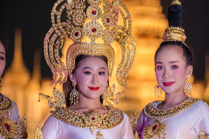 The Newest Luxury 5-Star Bangkok Chao Phraya Dinner Cruise - Getting to Asiatique and checking in