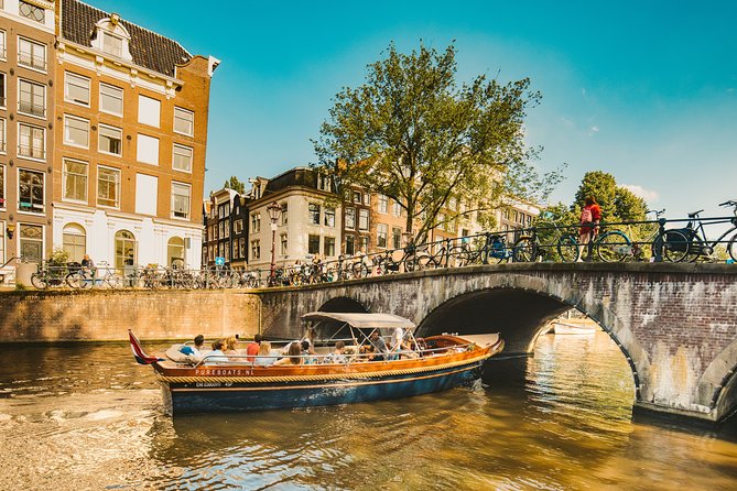 The Ultimate Amsterdam Canal Cruise - 2hr - Small Group with Drinks & Snacks - Who will enjoy this Amsterdam canal cruise?