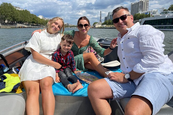 Top Private Cruises in Paris with French Champagne and surprises - The Statue of Liberty and the first river views