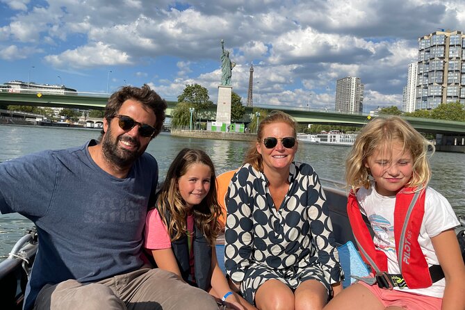 Top Private Cruises in Paris with French Champagne and surprises - Choosing the best time of day