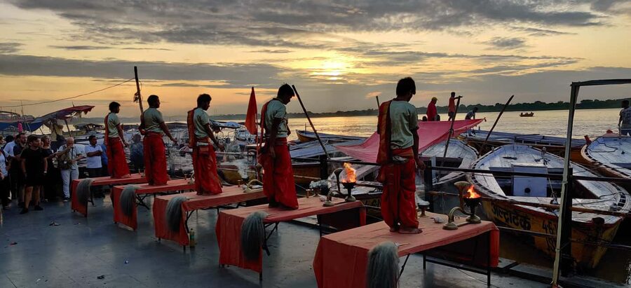 Varanasi & Sarnath: Full-Day Tour with Ganges Boat Ride - Why the 5:30 am boat ride matters