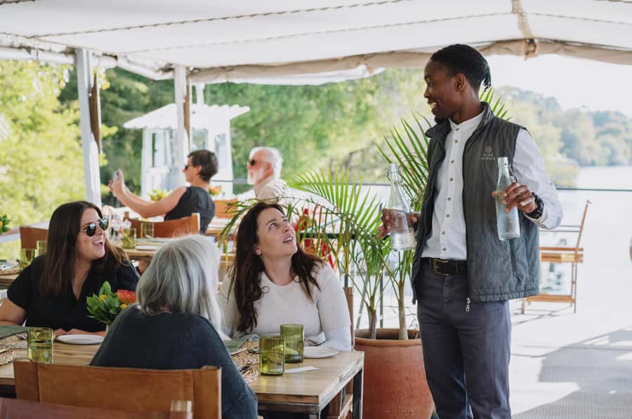 Victoria Falls: Dinner Cruise on the Zambezi River - The food: better than a standard sightseeing meal