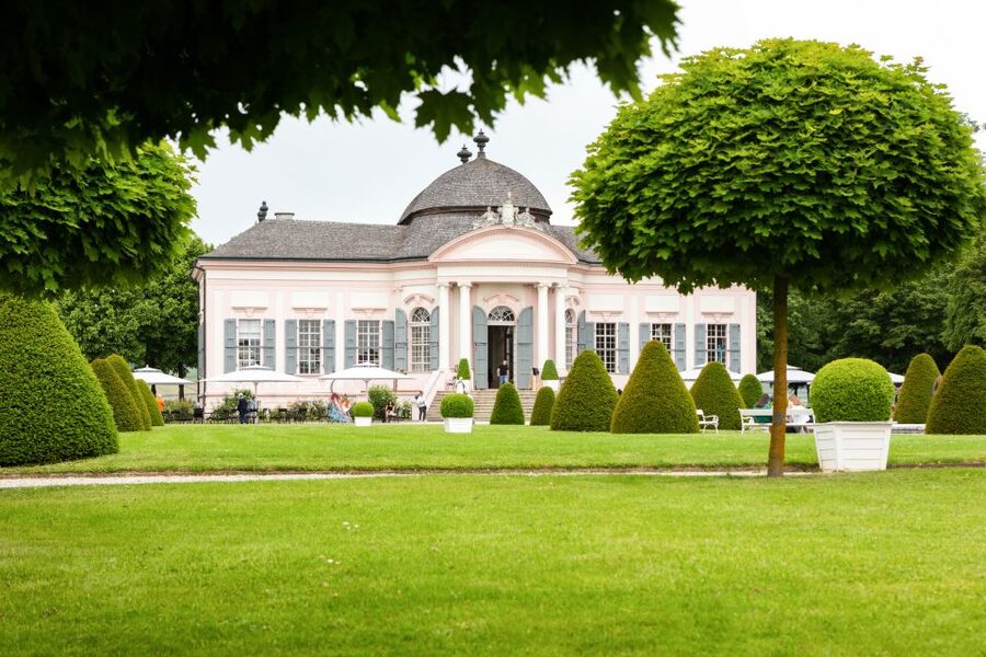 Vienna: Wachau Valley, Melk Abbey Tour with Danube Boat Trip - Choosing the right summer package
