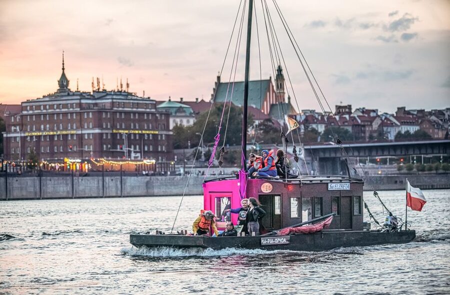 Warsaw: Traditional Galar Cruise on The Vistula River - Who should book this Vistula cruise?