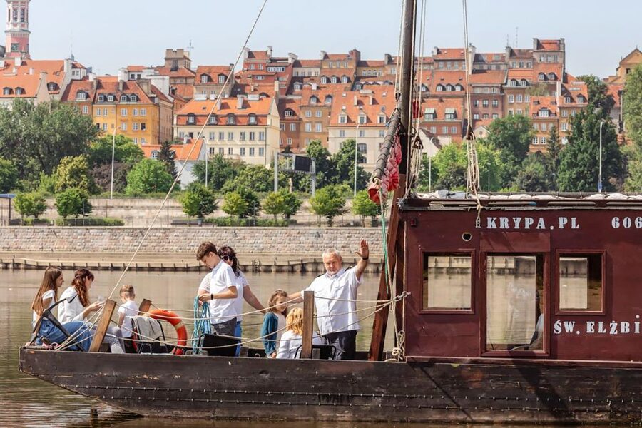 Warsaw: Traditional Galar Cruise on The Vistula River - Why sunset and winter rides work well