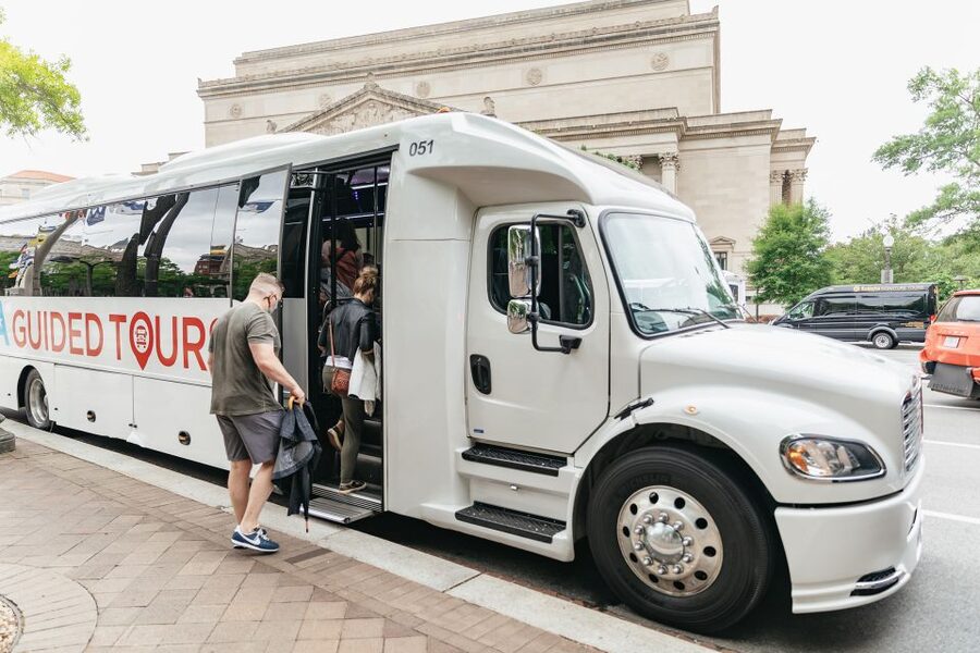 Washington, DC: Full-Day Tour with a Scenic River Cruise - Lincoln, Vietnam, and the emotional center of the day