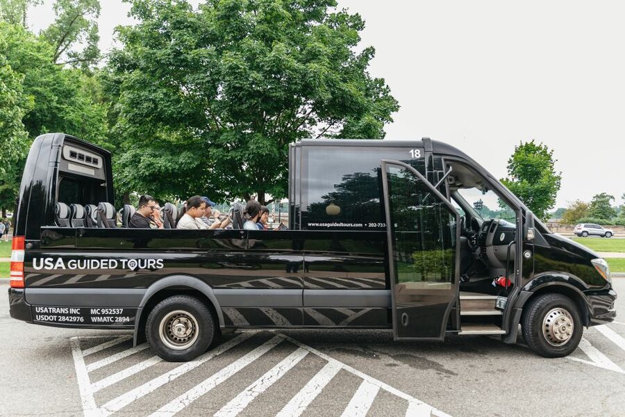 Washington, DC: Full-Day Tour with a Scenic River Cruise - What happens in winter