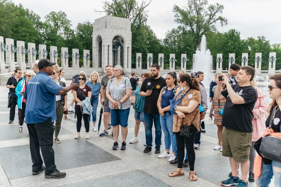 Washington, DC: Full-Day Tour with a Scenic River Cruise - The bus, seating, and weather